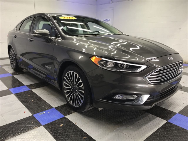 Pre-Owned 2017 Ford Fusion Hybrid Platinum